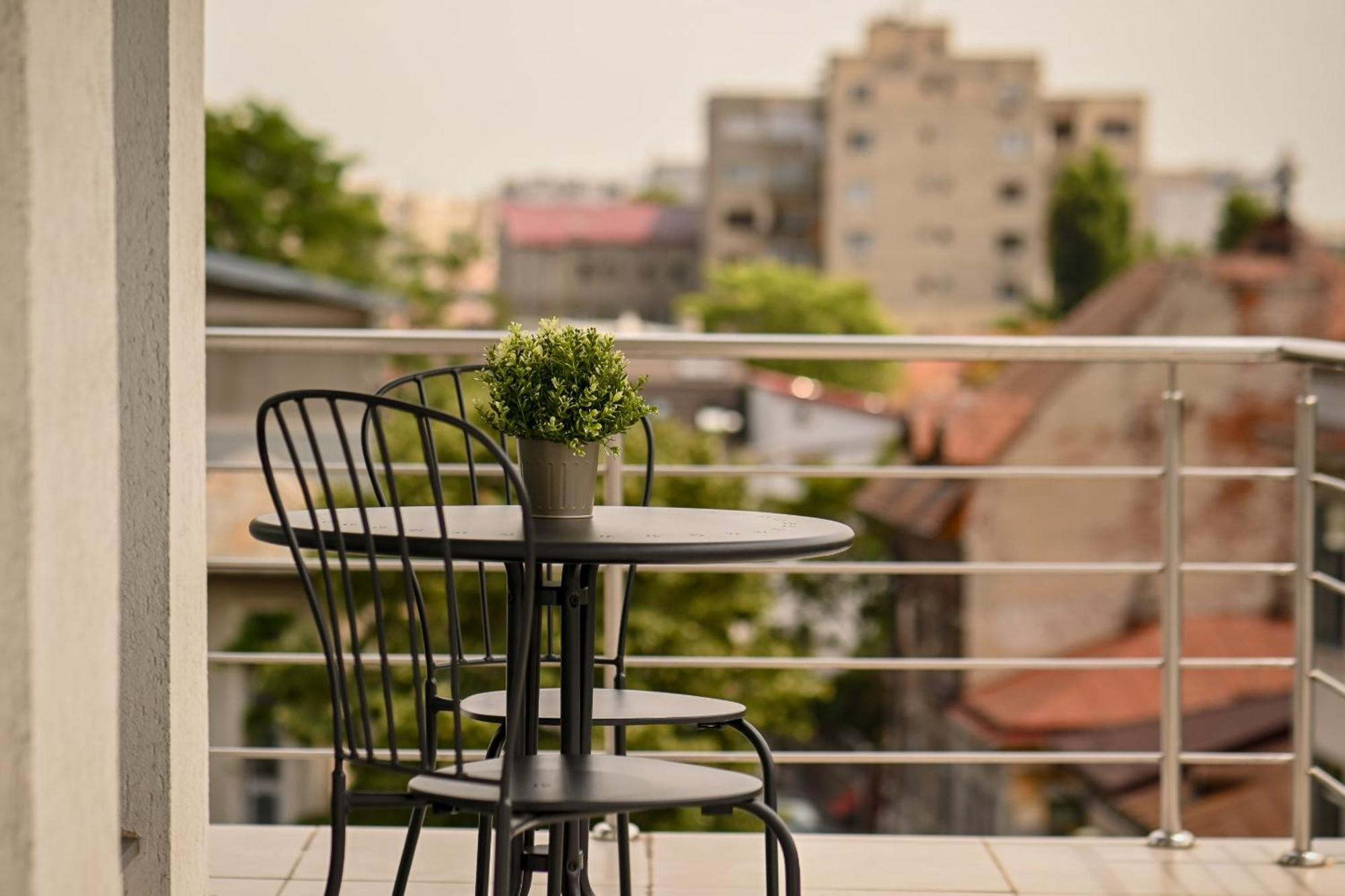 Urban Paradise - Modern Central Accommodation Бухарест Экстерьер фото